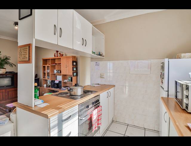 2 BEDROOM TOWNHOUSE RENTED IN LORRAINE
